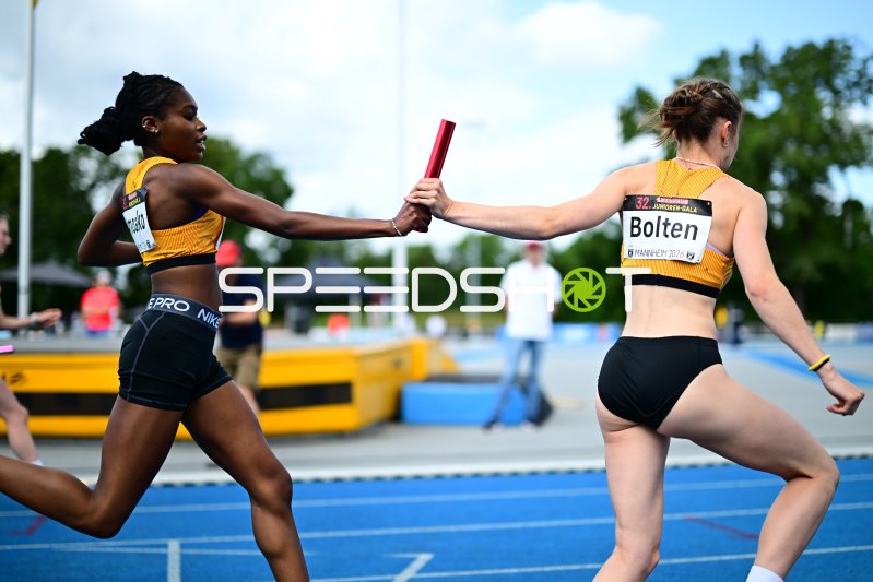 Staffelübergabe beim 4x100m-Lauf bei der 32. Junioren-Gala Mannheim