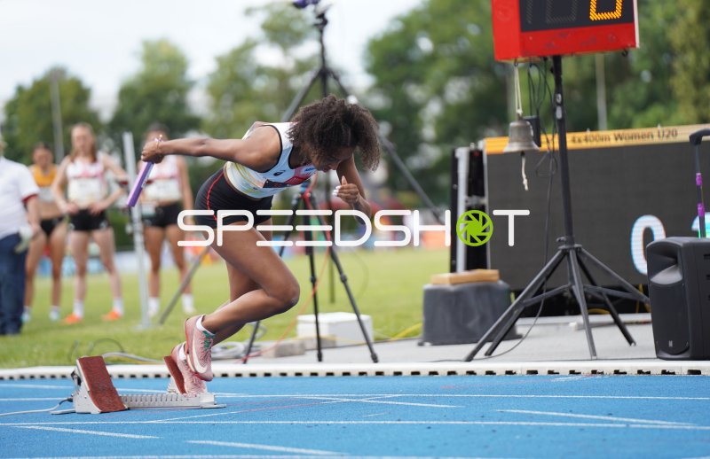 Startmoment beim 4x400m Women U20 im Michael-Hoffmann-Stadion Mannheim
