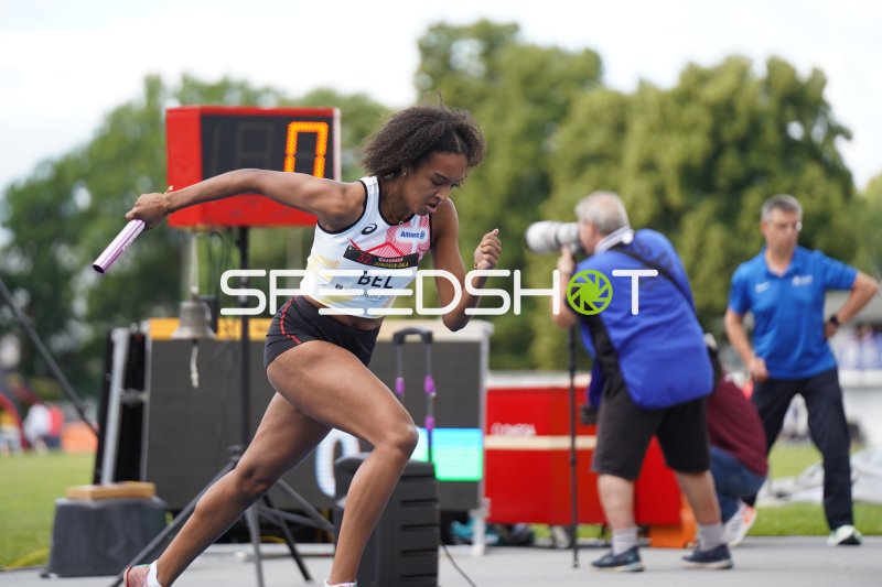 Belgien (#32) beim 4x100m-Staffelstart beim Junioren-Gala Mannheim