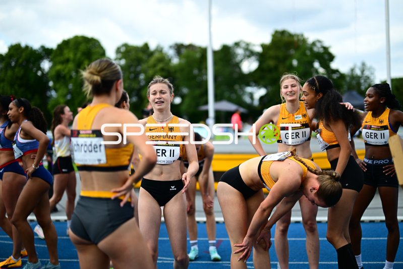 Bolten Amke und Pöppelmann Lynn nach dem 4x400m-Staffellauf beim Junioren-Gala Mannheim