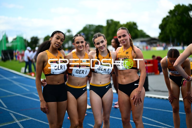 Fischer Luna und DE LUYZ Liyana Barragan mit Team GER I bei der 32. Junioren-Gala Mannheim