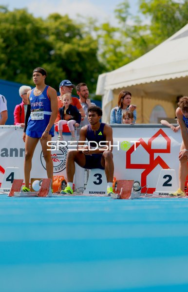 Anthony Johnsen und Lucas Domergue vor dem Start im Michael-Hoffmann-Stadion Mannheim