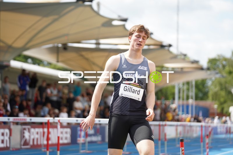 Tom Gillard (#315) bei den 110m Hürden in Mannheim