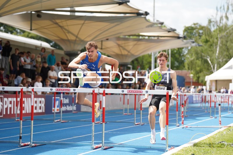 Arne Döring und Tom Gillard im 110m-Hürden-Wettkampf in Mannheim