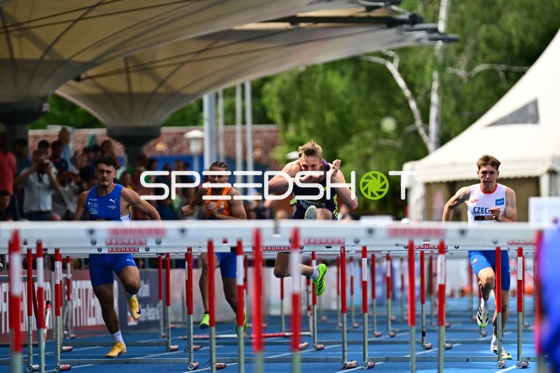Lukáš Koptík (#361) beim 110m-Hürdenlauf im Michael-Hoffmann-Stadion Mannheim