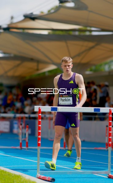 Jayden Parkin (#360) bei den 110m Hürden im Michael-Hoffmann-Stadion Mannheim
