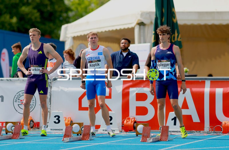 Jayden Parkin (#360), Lukáš Koptík (#361) und Jakob Kollegger (#369) vor dem Start in Mannheim