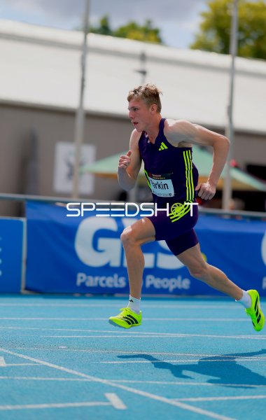Jayden Parkin (#360) beim Sprint im Michael-Hoffmann-Stadion Mannheim