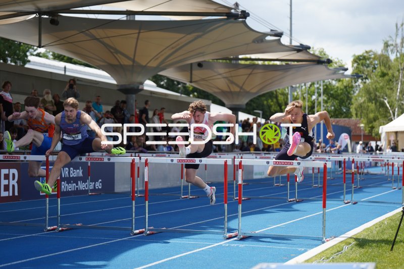 Daniel Hehn (USC Mainz) und Rafael Franzini (#106) bei den 110m Hürden in Mannheim