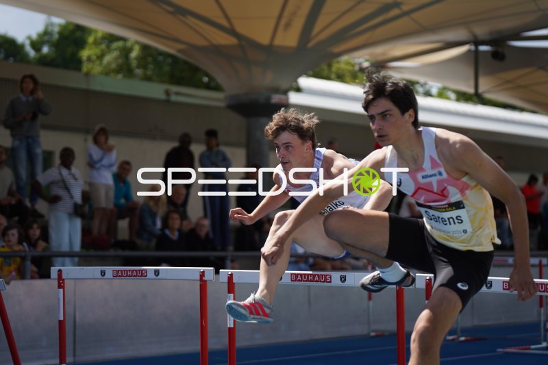 Matej Michalko und Paul Sarens beim 110m-Hürdenlauf in Mannheim