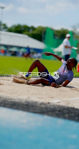 Daniel Emegbor (#188) beim Weitsprung im Michael-Hoffmann-Stadion Mannheim