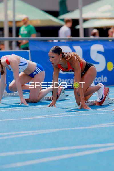 Amalia Pannach beim Start im Michael-Hoffmann-Stadion Mannheim