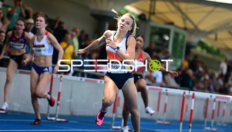 Laura Frličková (#342) bei den 10 Hürden – Bauhaus Junioren-Gala Mannheim