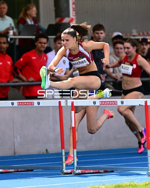 Alicia Lopez (#163) bei den 400m-Hürden in Mannheim