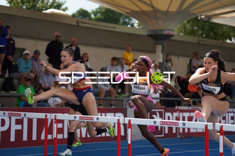 Daryl Ndasi (#38) beim 10H-Hürdenlauf in Mannheim