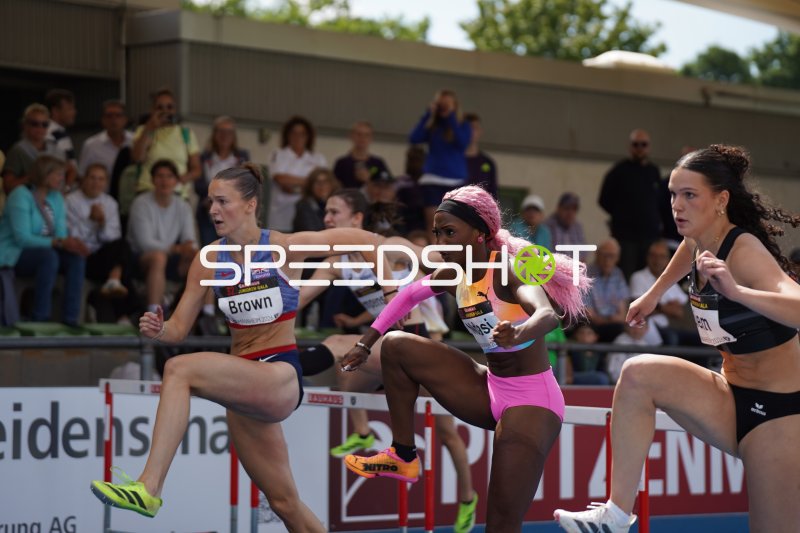 Daryl Ndasi und Thea Brown beim 100m-Hürdensprint in Mannheim
