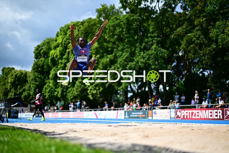 Daniel Emegbor (#188) beim Weitsprung im Michael-Hoffmann-Stadion Mannheim