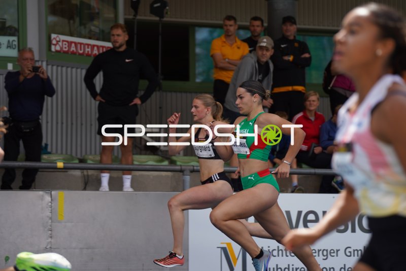Angéline Guignard (#316) und Iara Vacondeus (#289) beim Laufwettbewerb in Mannheim