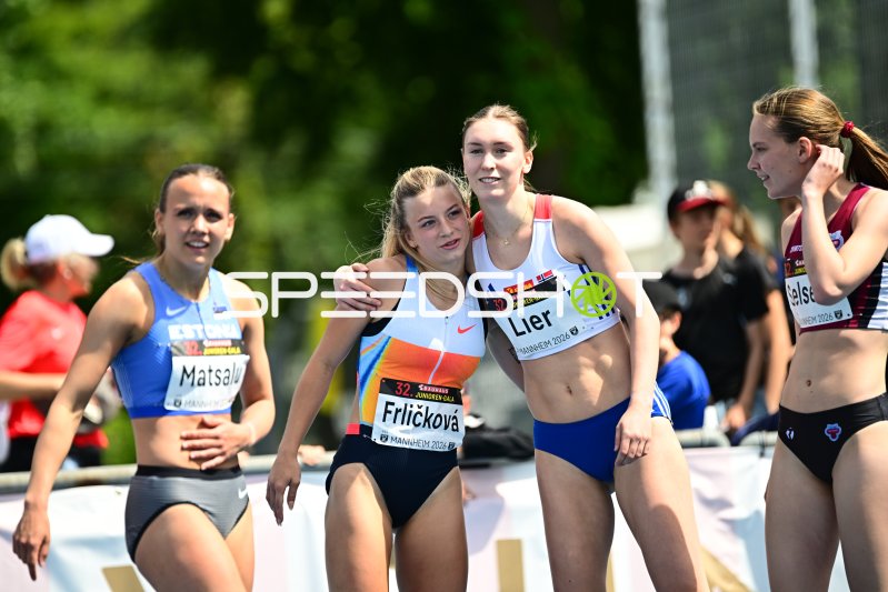 Laura Frličková und Oda Lier nach dem Wettkampf bei der 32. Junioren-Gala Mannheim