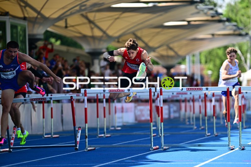 Marc Leonard Hildebrand beim 110m-Hürdenlauf im Michael-Hoffmann-Stadion Mannheim