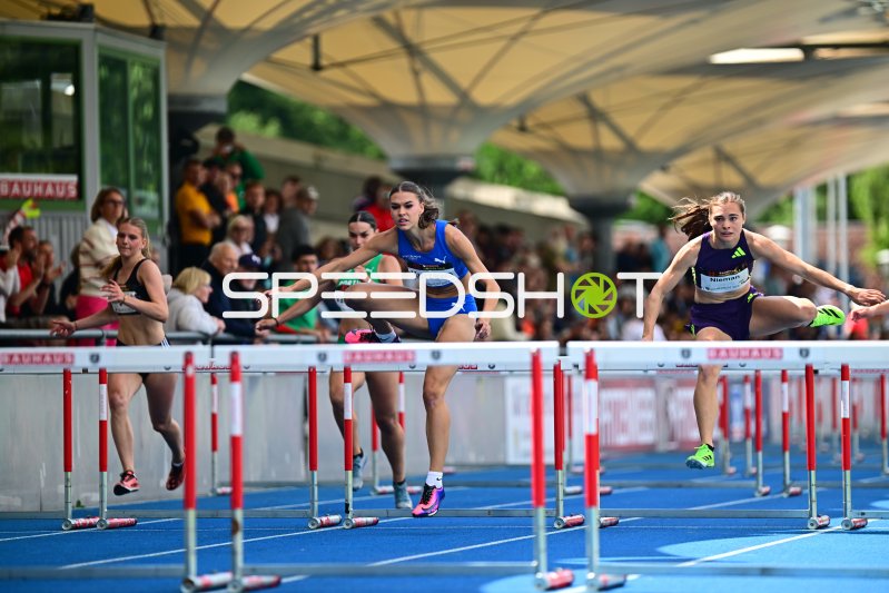 Kurzawa Shira und Megan Nieman im 100m-Hürdenlauf in Mannheim