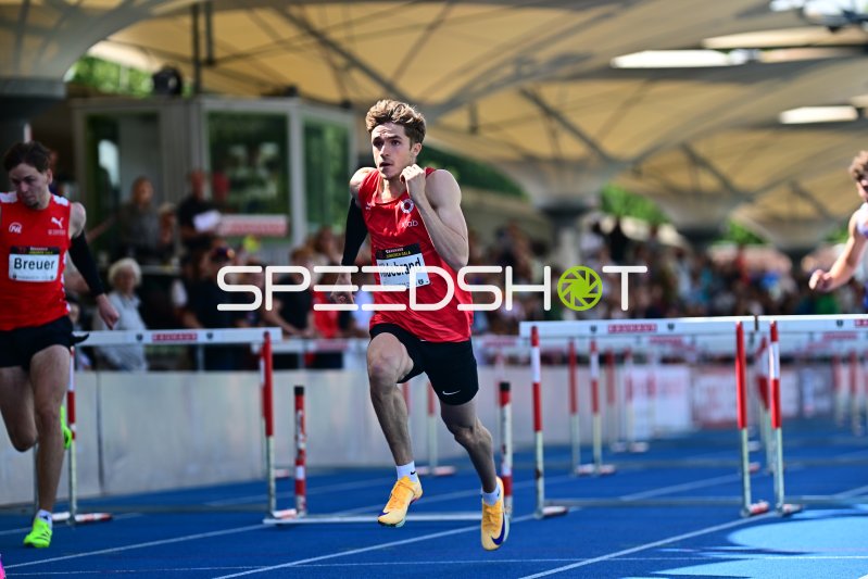 Marc Leonard Hildebrand beim 110m-Hürdenlauf im Michael-Hoffmann-Stadion Mannheim