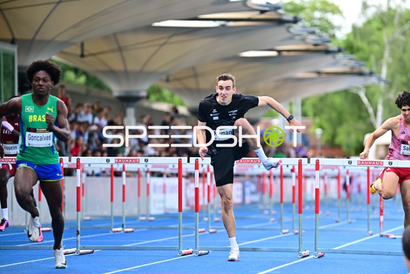 Sven Rymann (#328) beim 110m-Hürdenlauf in Mannheim