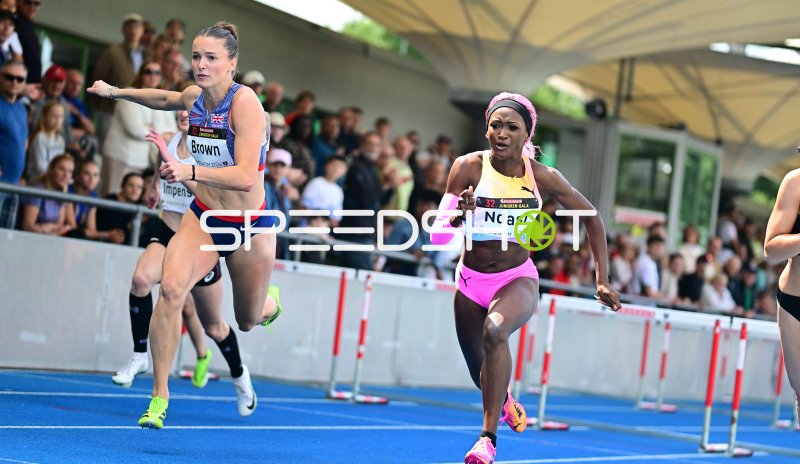 Thea Brown (#183) und Daryl Ndasi (#38) im Hürdensprint bei der Junioren-Gala Mannheim