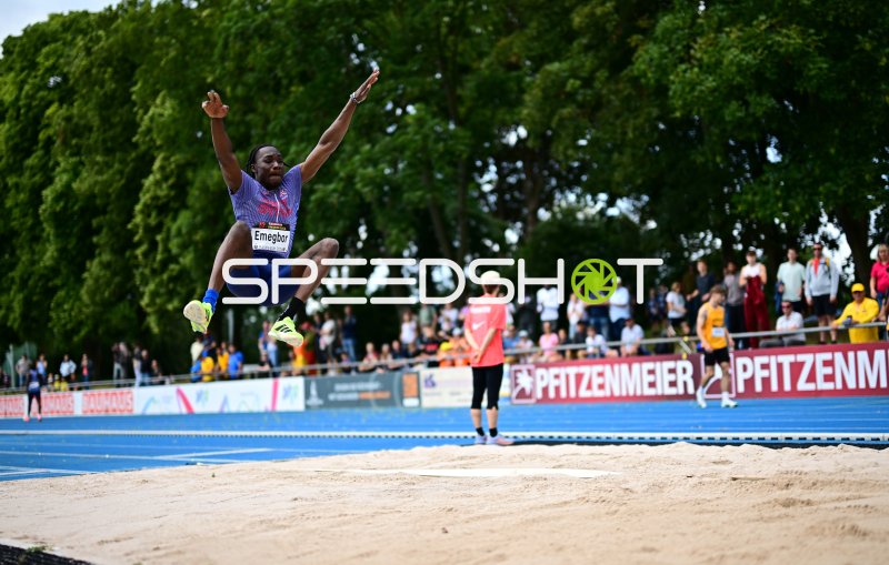 Daniel Emegbor (#188) beim Weitsprung im Michael-Hoffmann-Stadion Mannheim