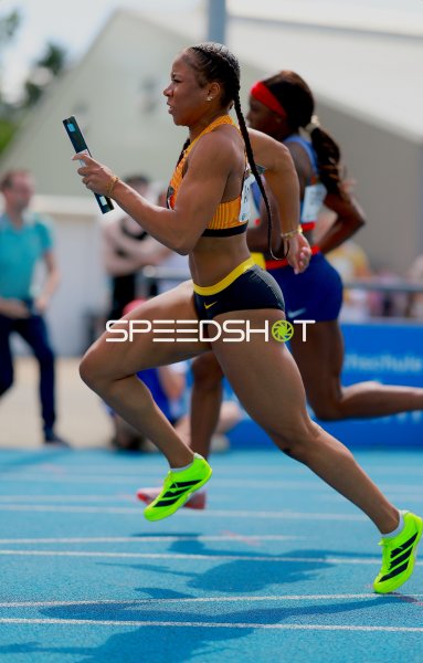 Anochili Lena beim 4x100m-Staffellauf im Michael-Hoffmann-Stadion Mannheim