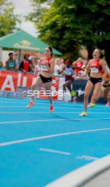 Schweizer Staffel beim 4x100m-Lauf im Michael-Hoffmann-Stadion Mannheim
