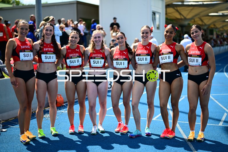 Timea Rankl, Xenia Buri und Joy Umegbolu beim Schweizer Staffel-Team-Foto in Mannheim