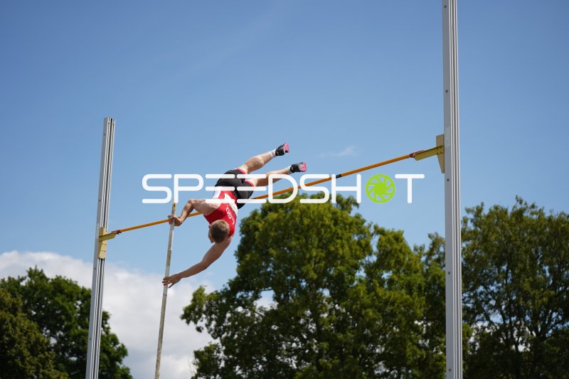Stabhochsprung im Michael-Hoffmann-Stadion Mannheim