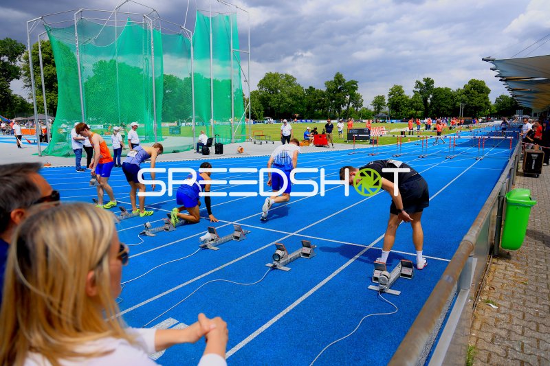 Startvorbereitungen im Sprint beim Leichtathletik-Meeting in Mannheim