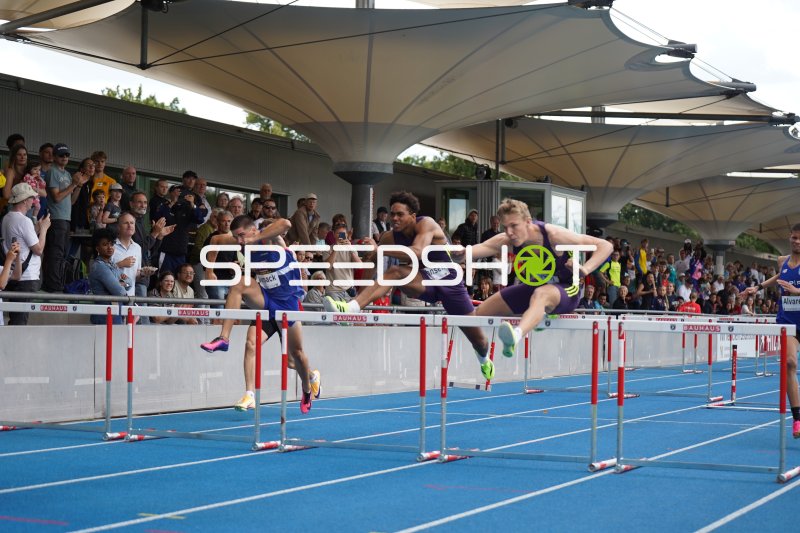 Anthony Johnsen und Jayden Parkin beim 110m-Hürdenlauf in Mannheim
