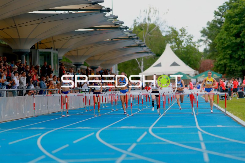 Shira Kurzawa beim 100m-Hürdenlauf im Michael-Hoffmann-Stadion Mannheim