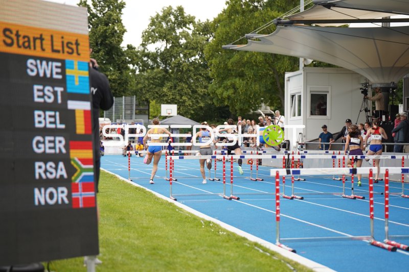 400m-Hürden der Frauen im Michael-Hoffmann-Stadion Mannheim