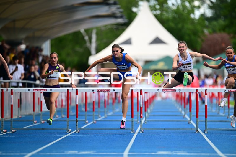 Shira Kurzawa und Pia Lauren Matsalu im 100m-Hürdenlauf in Mannheim