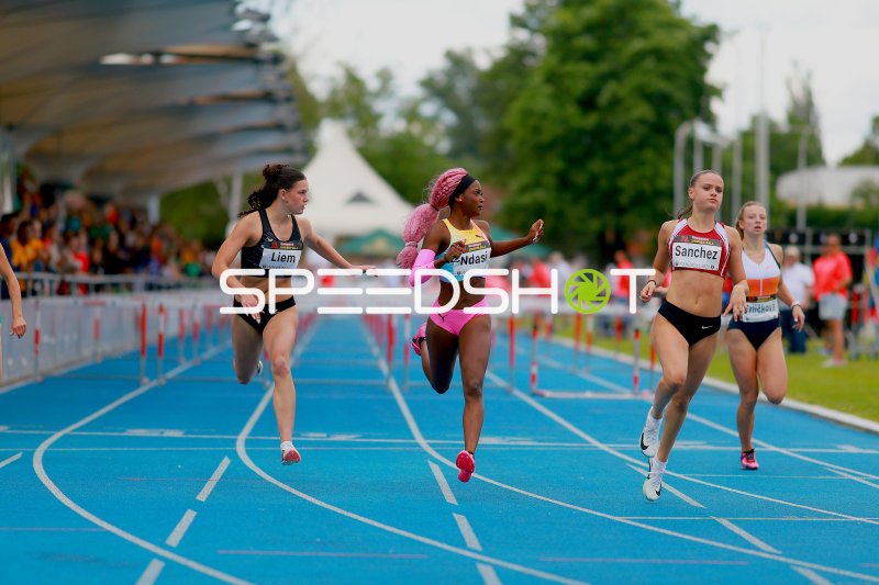 Ndasi Daryl, Jil Sanchez und Sereina Liem im 10H-Sprint in Mannheim