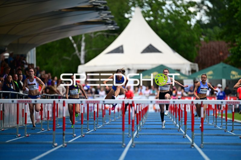 Shira Kurzawa und Pia Lauren Matsalu im 100m-Hürdenlauf in Mannheim