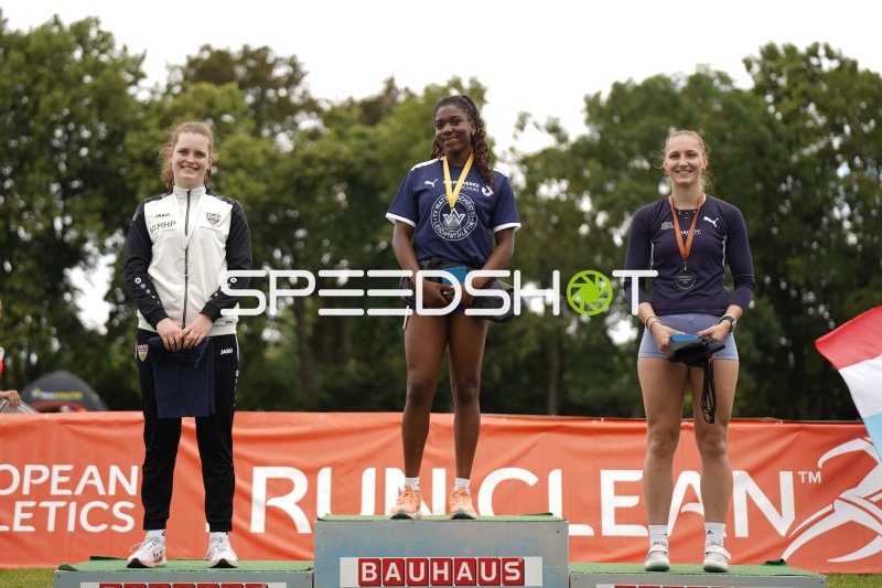 Siegerehrung beim Leichtathletik-Meeting im Michael-Hoffmann-Stadion Mannheim