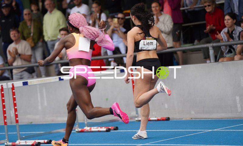 Sereina Liem (#321) beim 10-Hürden-Lauf in Mannheim