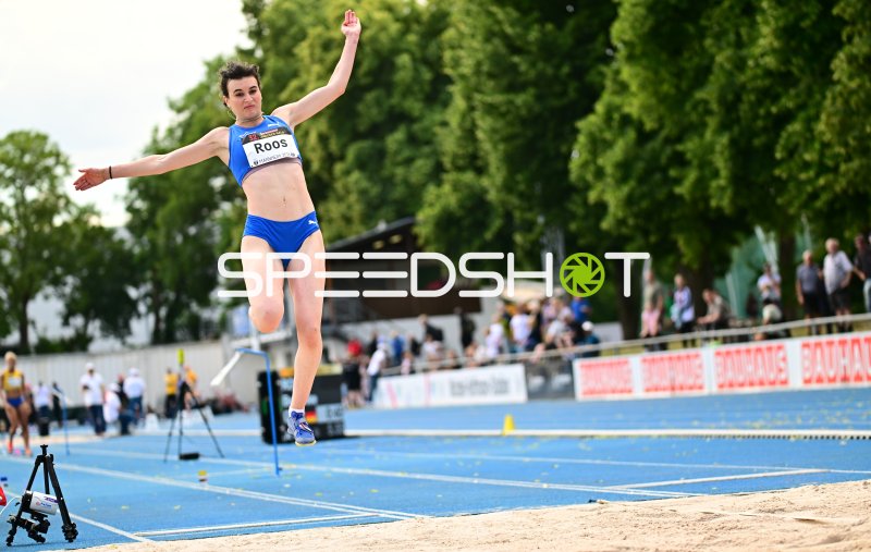 Berenike Roos beim Weitsprung im Michael-Hoffmann-Stadion Mannheim