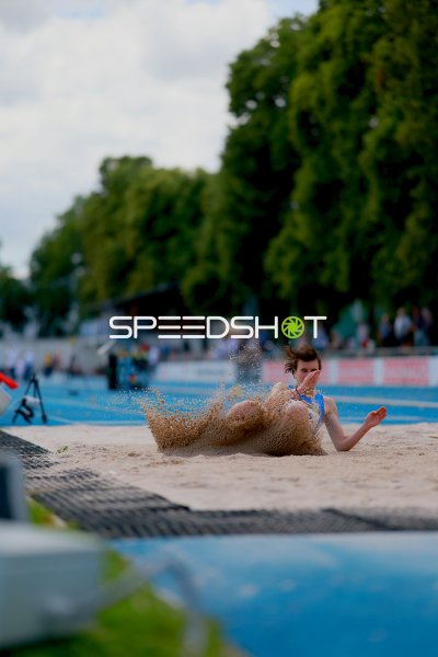 Weitsprung-Landung im Sand beim Leichtathletik-Meeting in Mannheim