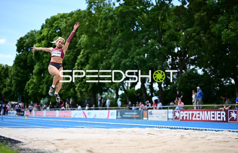 Brenda Džiliana Apsīte (Latvia) beim Weitsprung in Mannheim