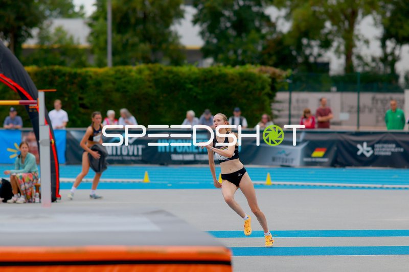 Sina Stoll beim Sprint im Michael-Hoffmann-Stadion Mannheim