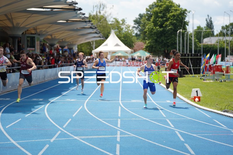 Richard Janura (Slovakia) und Maximilian Wiehler (#748) im 200m-Sprint