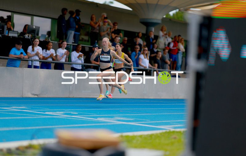 Mia Besser beim 200m-Sprint im Michael-Hoffmann-Stadion Mannheim