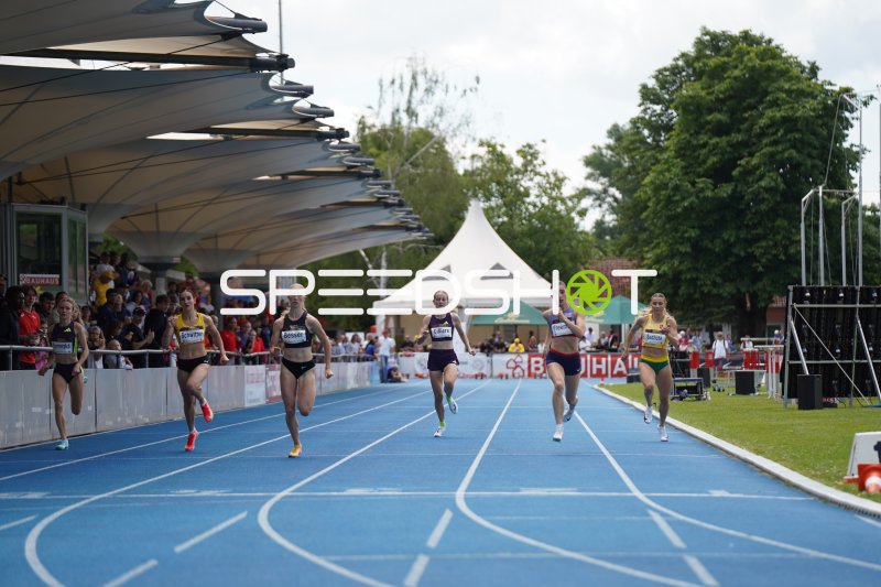 Ava Freeman, Zoé Cilliers und Mia Besser im Sprintfinale in Mannheim