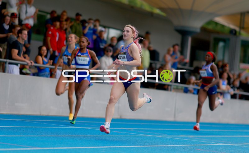 Sophie Thomas (Great Britain) beim 200m-Sprint im Michael-Hoffmann-Stadion Mannheim